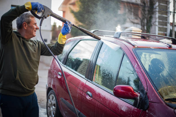 Best Sidewalk Pressure Washing  in Leavittsburg, OH